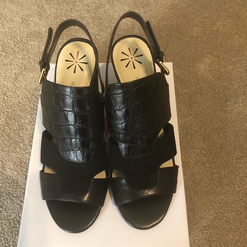 Isaac Mizrahi Sandals